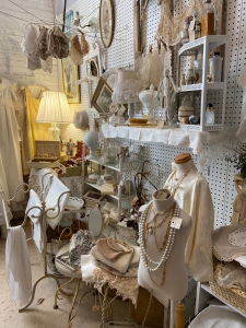 Vintage Clothing & Jewelry
